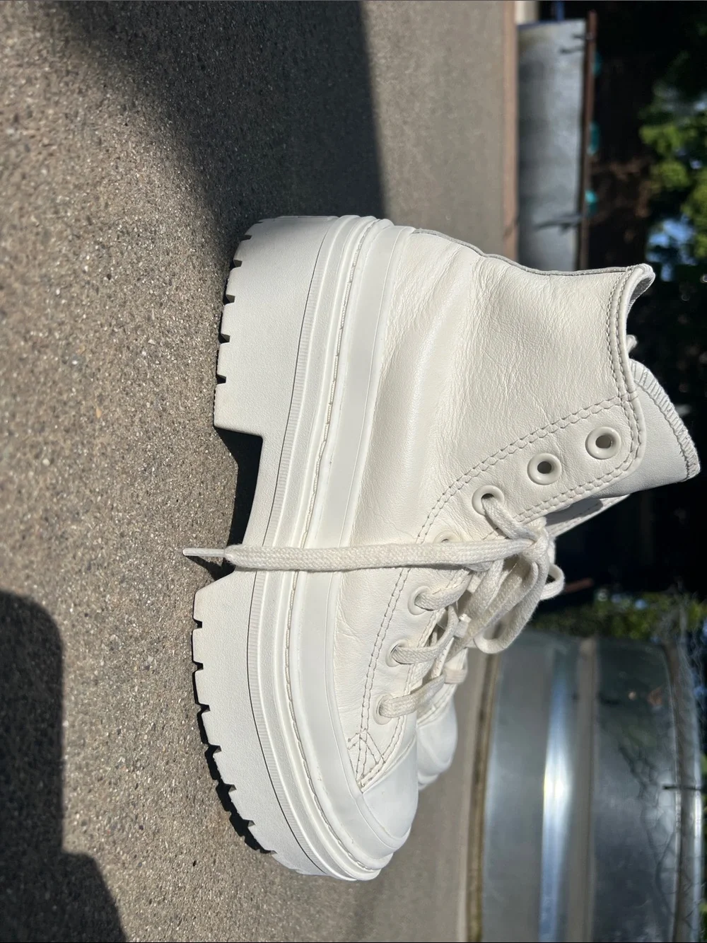 Size 8.5 Converse Chuck Taylor All Star Lugged Heel Leather Platform sneakers